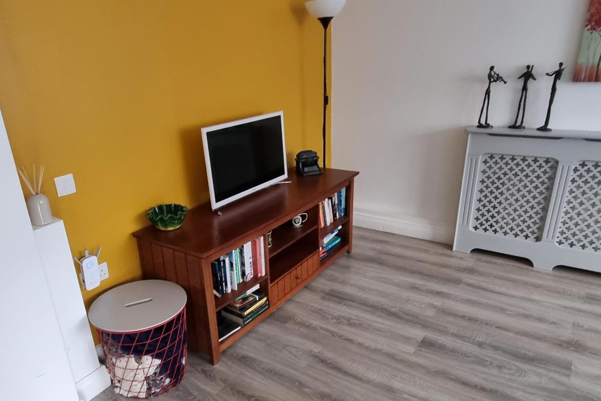 Spacious Curragh 2-Bed Apartment With Own Entrance Brownstown エクステリア 写真